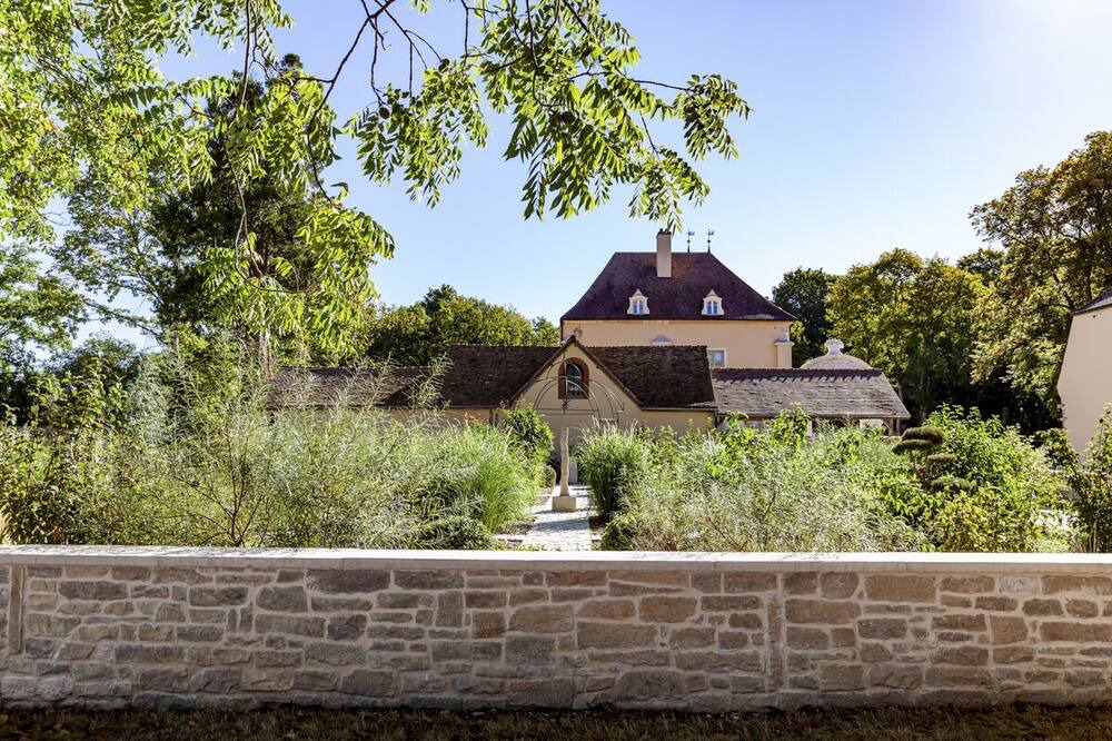 Photo of Outdoor in Saint-Loup-Geanges