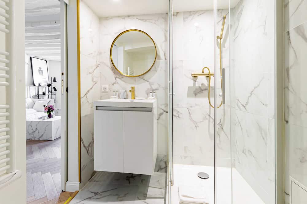 Photo of Bathroom in Vivienne