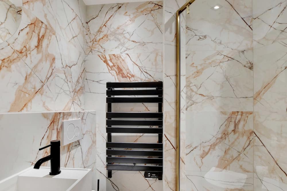 Photo of Bathroom in Saint-Cloud