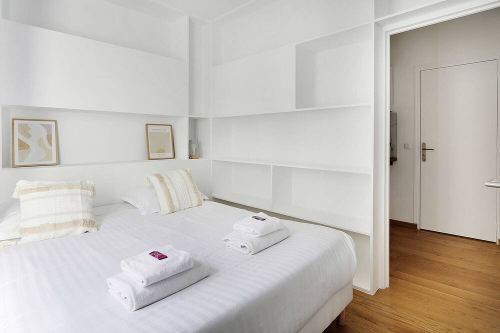 Photo of Bedroom in Levallois-Perret