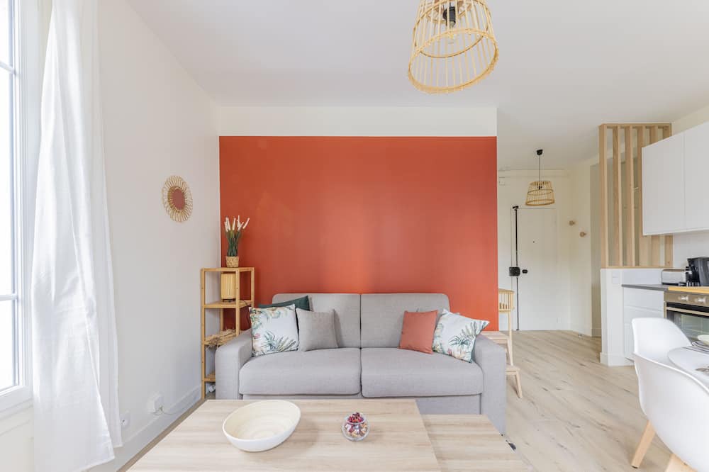 Photo of Livingroom in Colombes