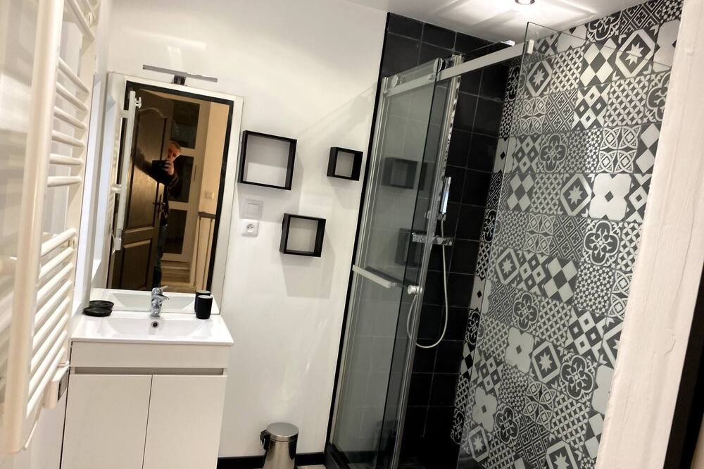 Photo of Bathroom in Gare