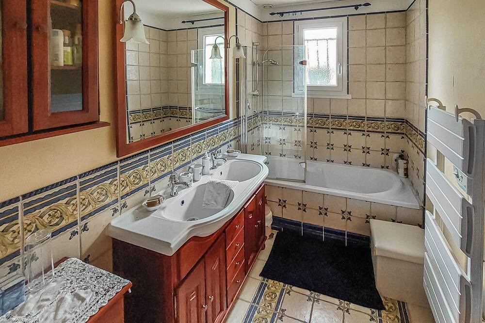 Photo of Bathroom in Houlbec-Cocherel