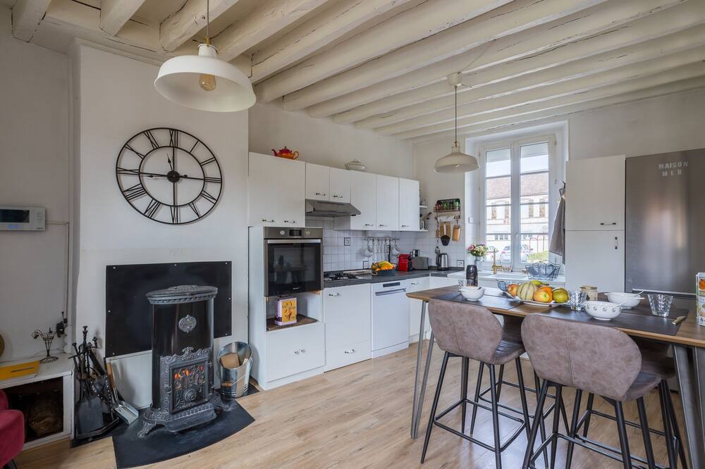 Photo of Kitchen in Fontaine-la-Gaillarde