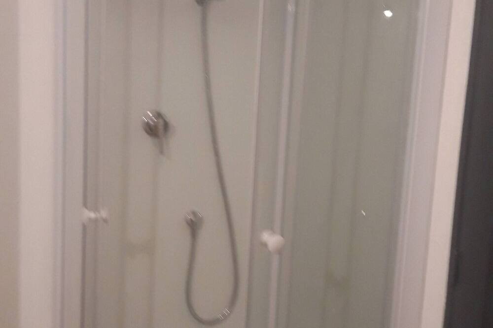 Photo of Bathroom in Marquise