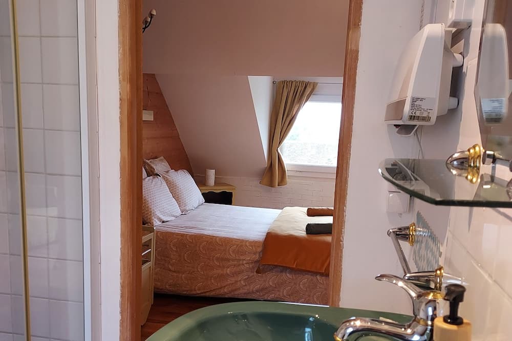 Photo of Bedroom in Saint-Sauveur-en-Puisaye