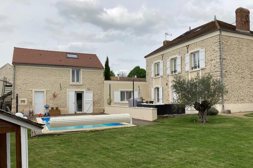 Photo of Outdoor in La Foret-le-Roi