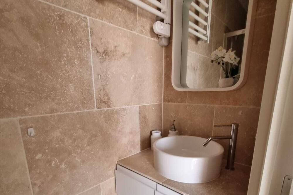 Photo of Bathroom in Bretigny-sur-Orge