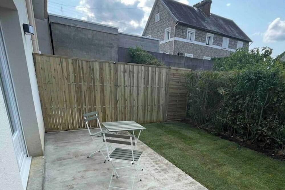 Photo of Patio Balcony in Saint-Etienne-du-Rouvray