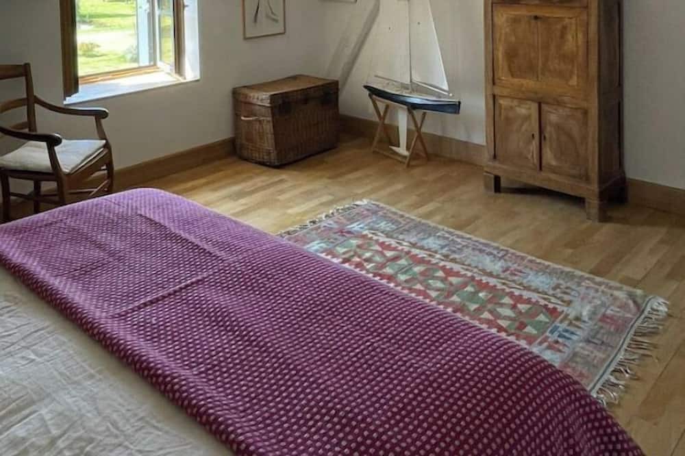 Photo of Bedroom in Montholon