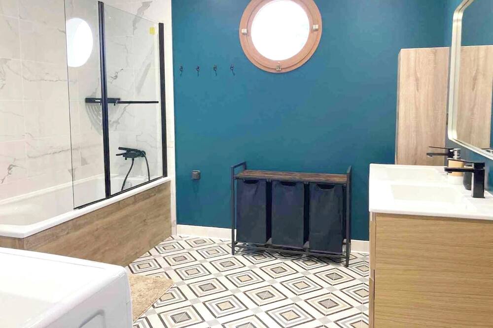 Photo of Bathroom in Saint-Brice-sous-Foret