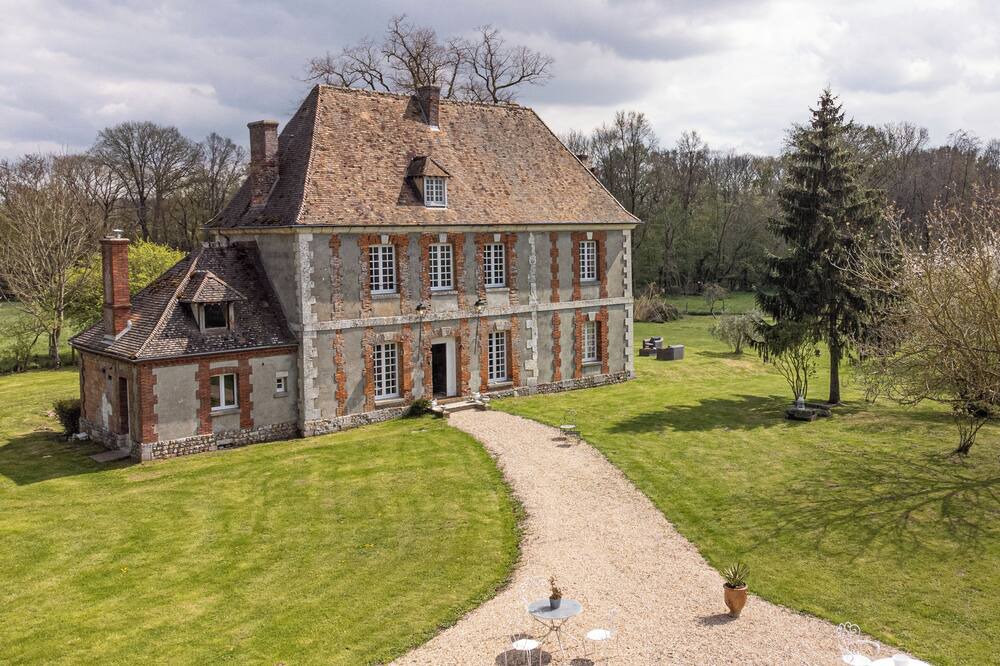 Photo of Outdoor in Feuguerolles