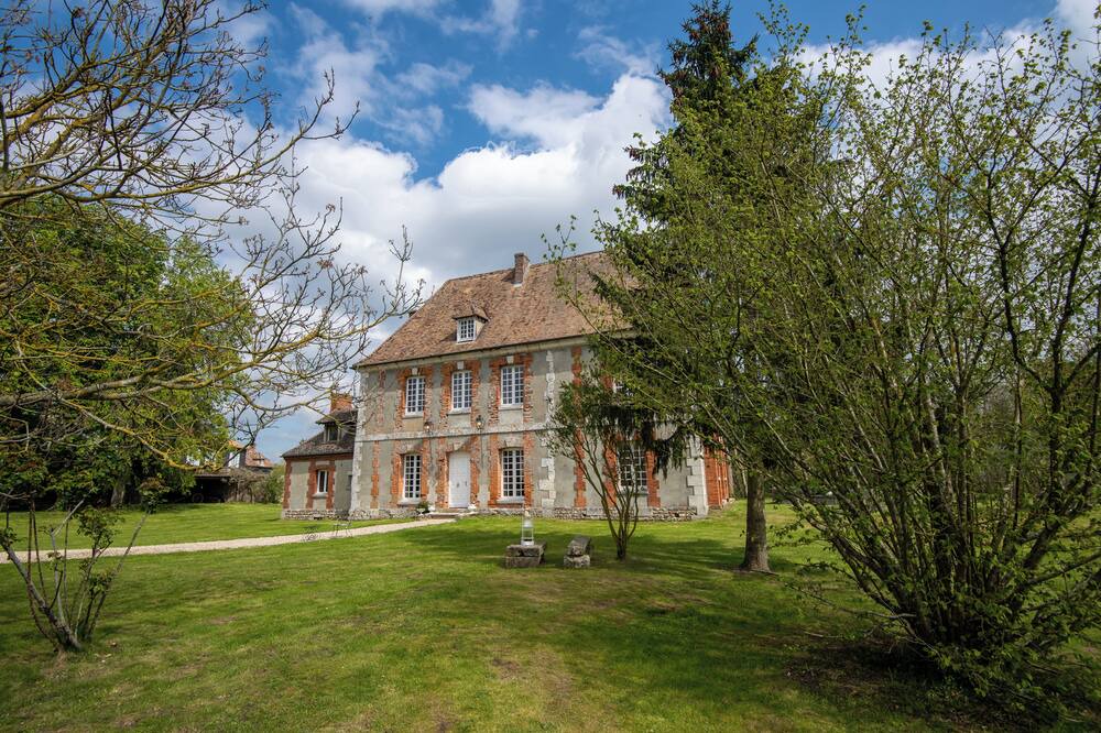 Photo of Outdoor in Feuguerolles