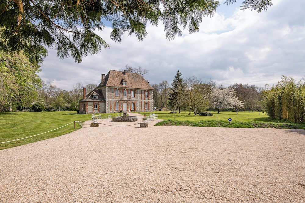 Photo of Outdoor in Feuguerolles