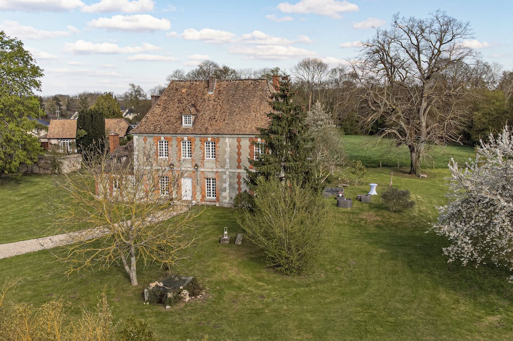 Photo of Outdoor in Feuguerolles
