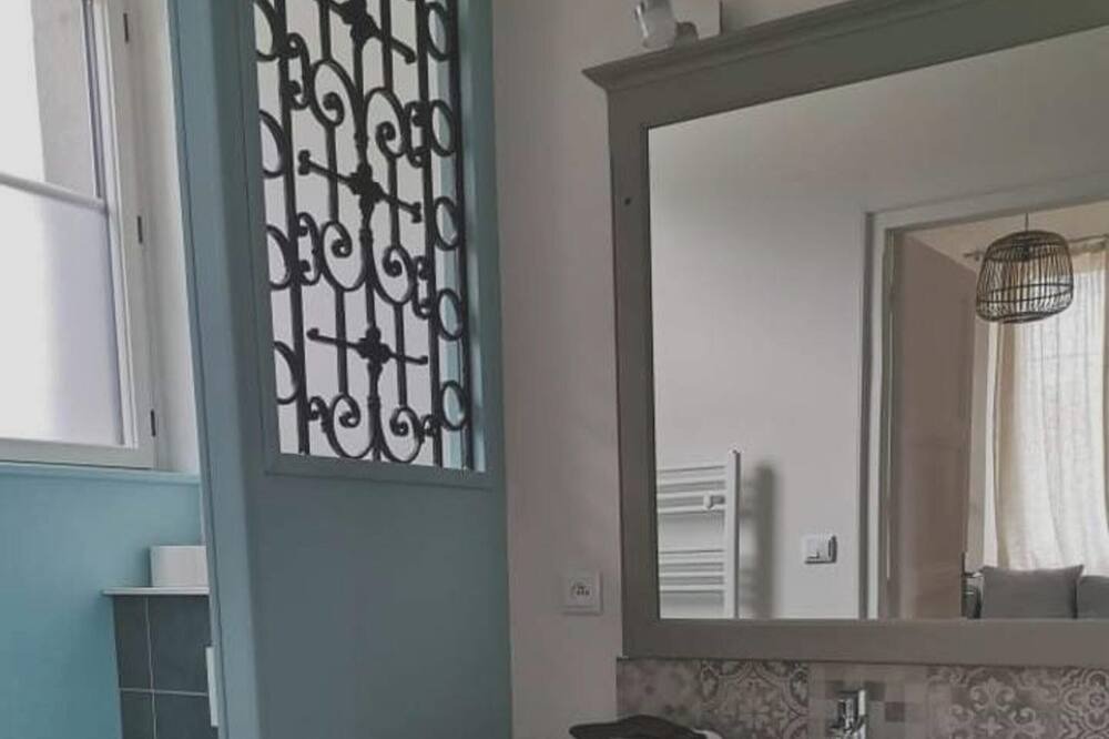 Photo of Bathroom in Neuf-Marche
