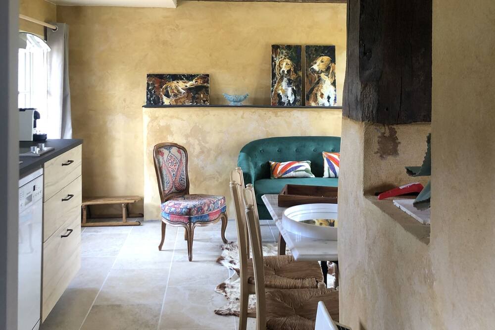 Photo of Kitchen in Les Baux-de-Breteuil