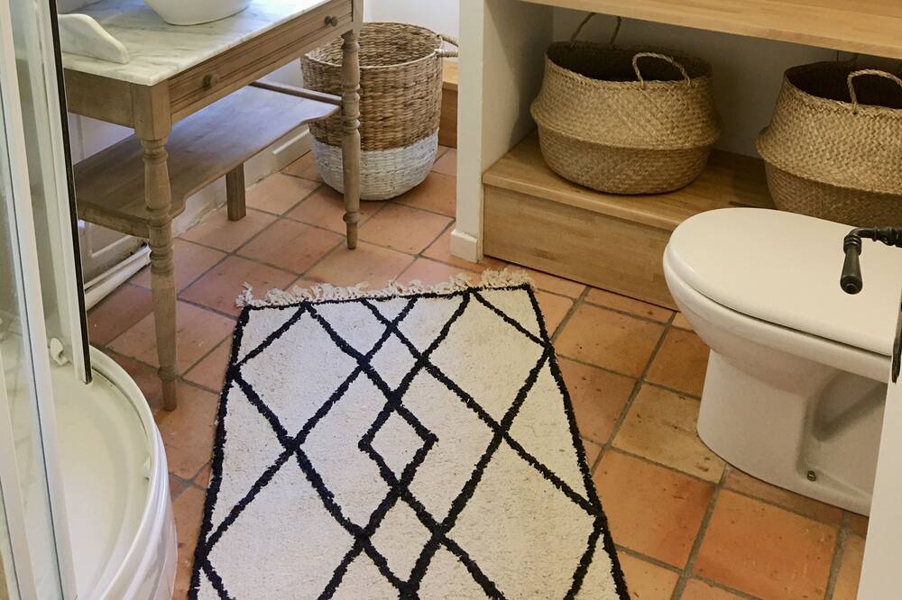 Photo of Bathroom in Le Planquay