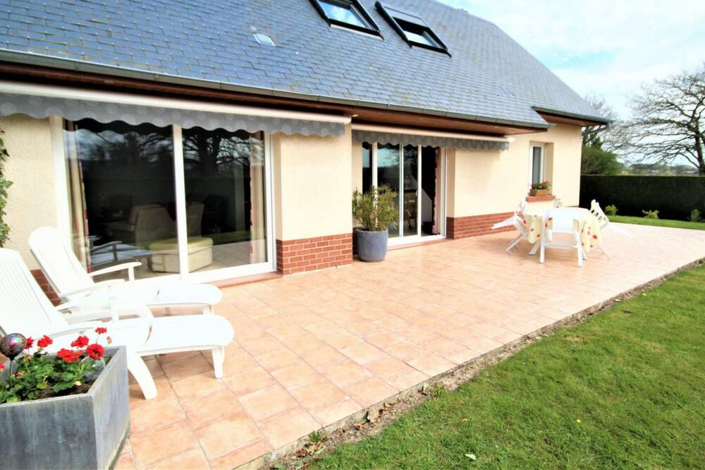 Photo of Patio Balcony in Mesnieres-en-Bray