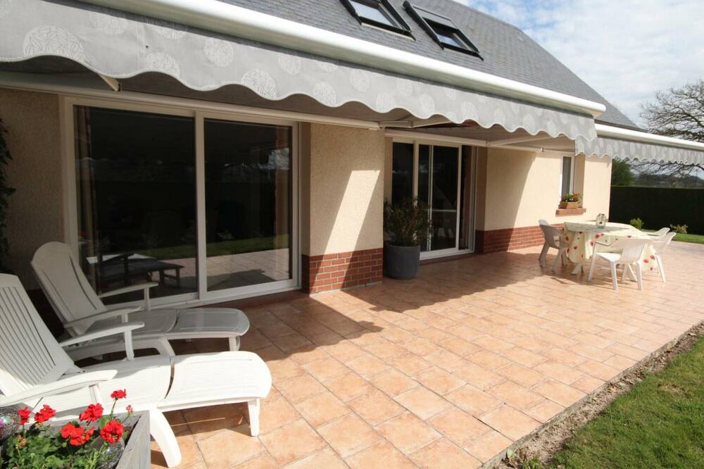 Photo of Patio Balcony in Mesnieres-en-Bray