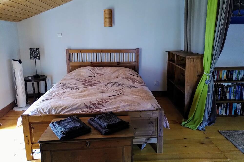 Photo of Bedroom in Neuville-sur-Ain