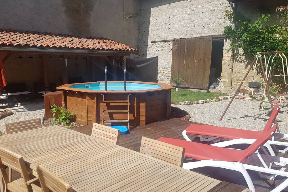 Photo of Outdoor in Neuville-sur-Ain