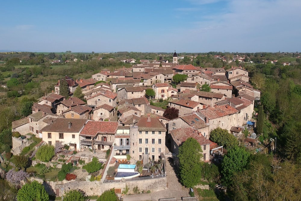 Photo of Outdoor in Neuville-sur-Ain