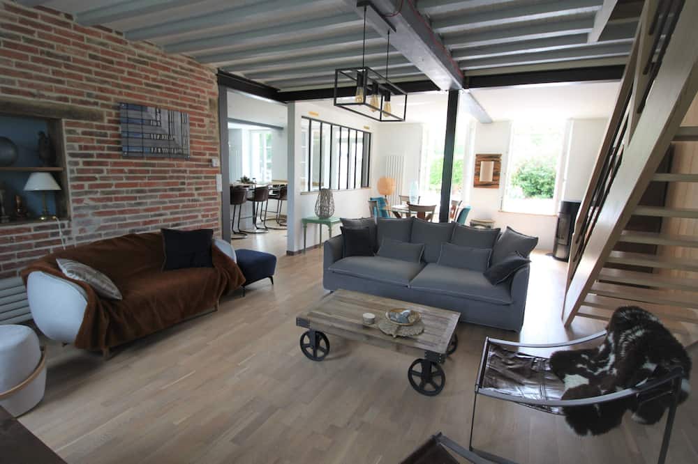 Photo of Livingroom in Courtaoult