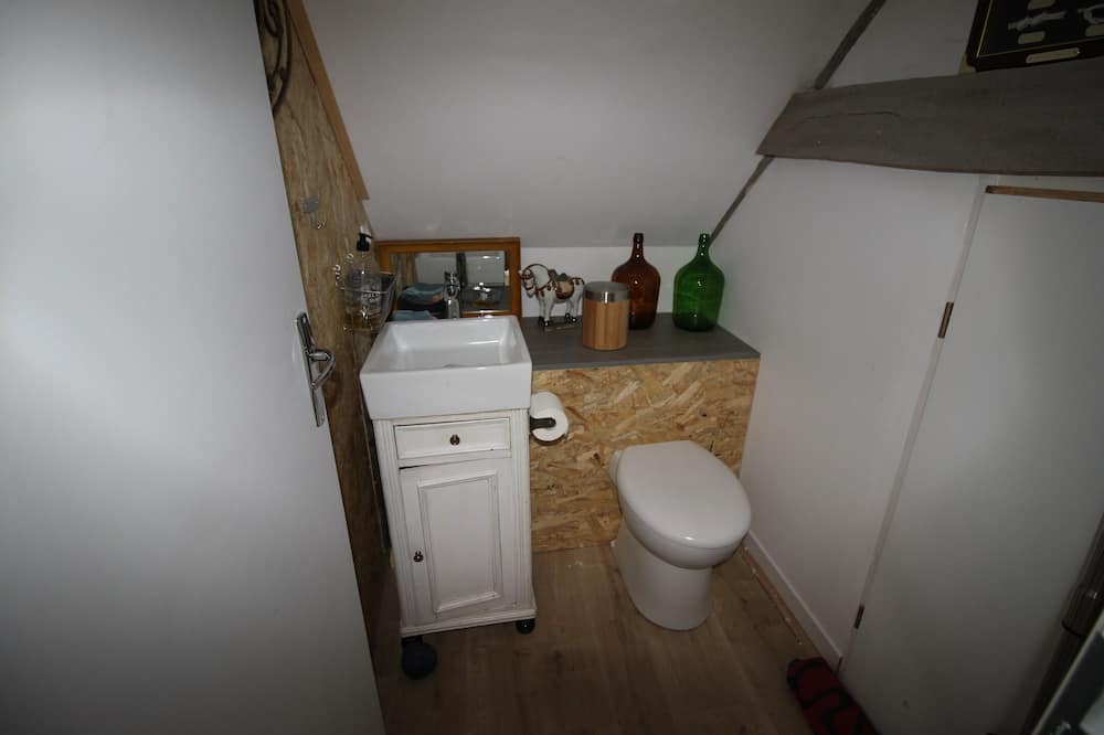 Photo of Bathroom in Courtaoult