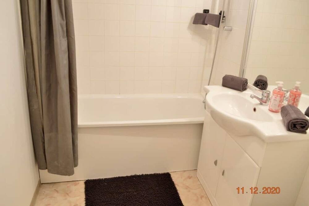 Photo of Bathroom in Saint-Gatien-des-Bois
