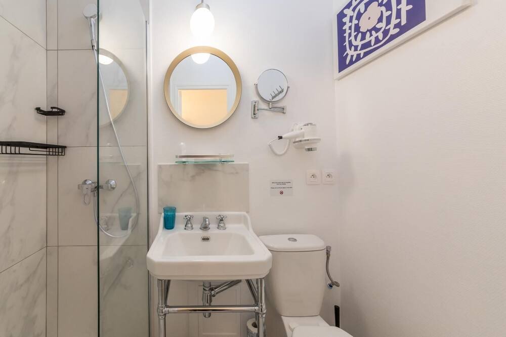 Photo of Bathroom in Chaussee-d'Antin