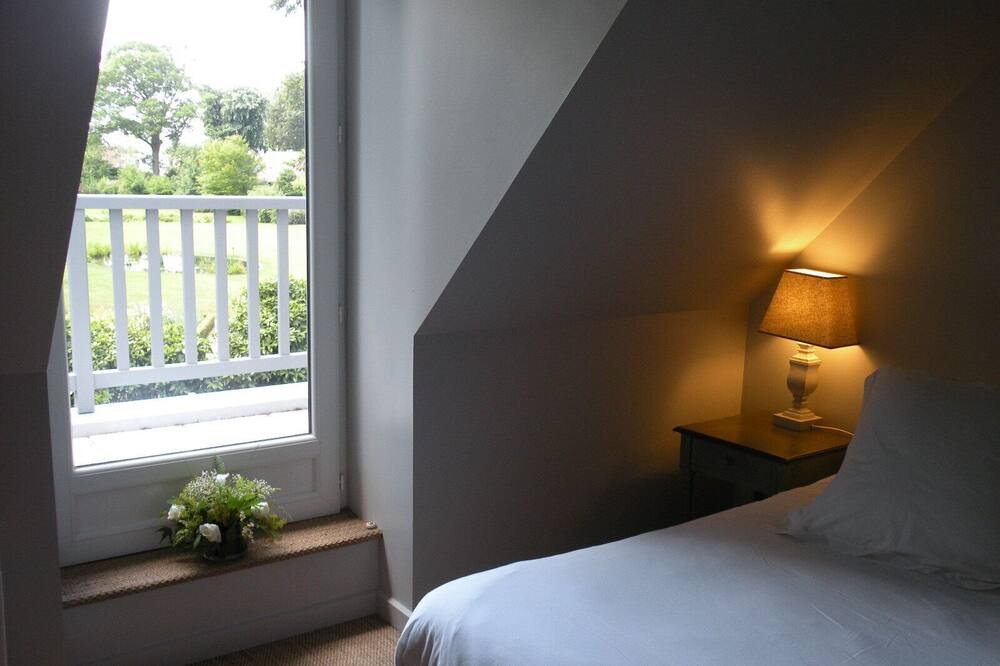 Photo of Bedroom in Sainghin-en-Melantois