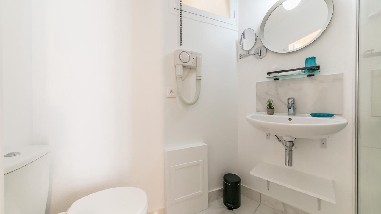 Photo of Bathroom in Quartier du Faubourg-Montmartre