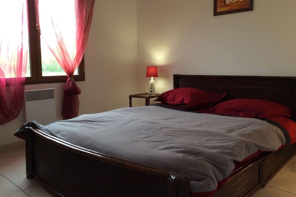 Photo of Bedroom in Auxy
