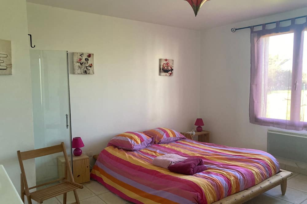 Photo of Bedroom in Auxy