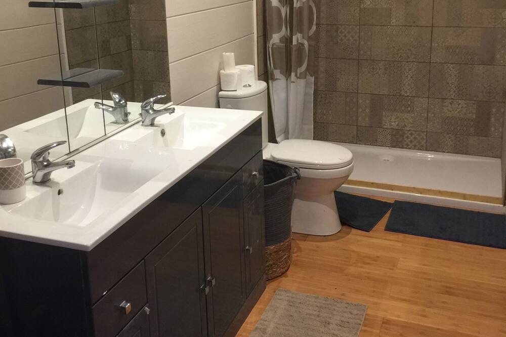 Photo of Bathroom in Bouleurs