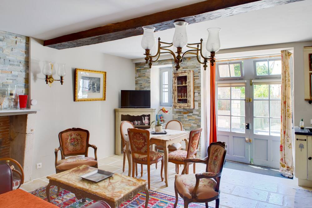 Photo of Livingroom in Le Blanc