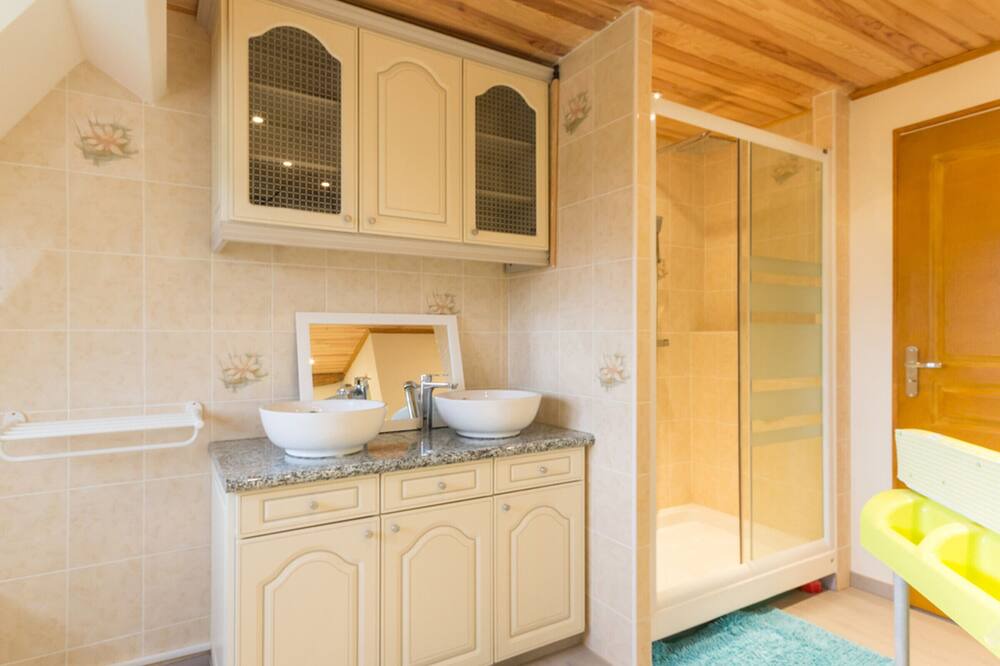 Photo of Bathroom in Ocqueville