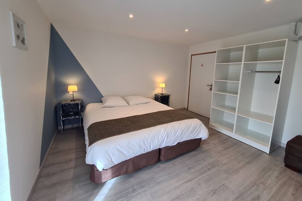 Photo of Bedroom in Othis