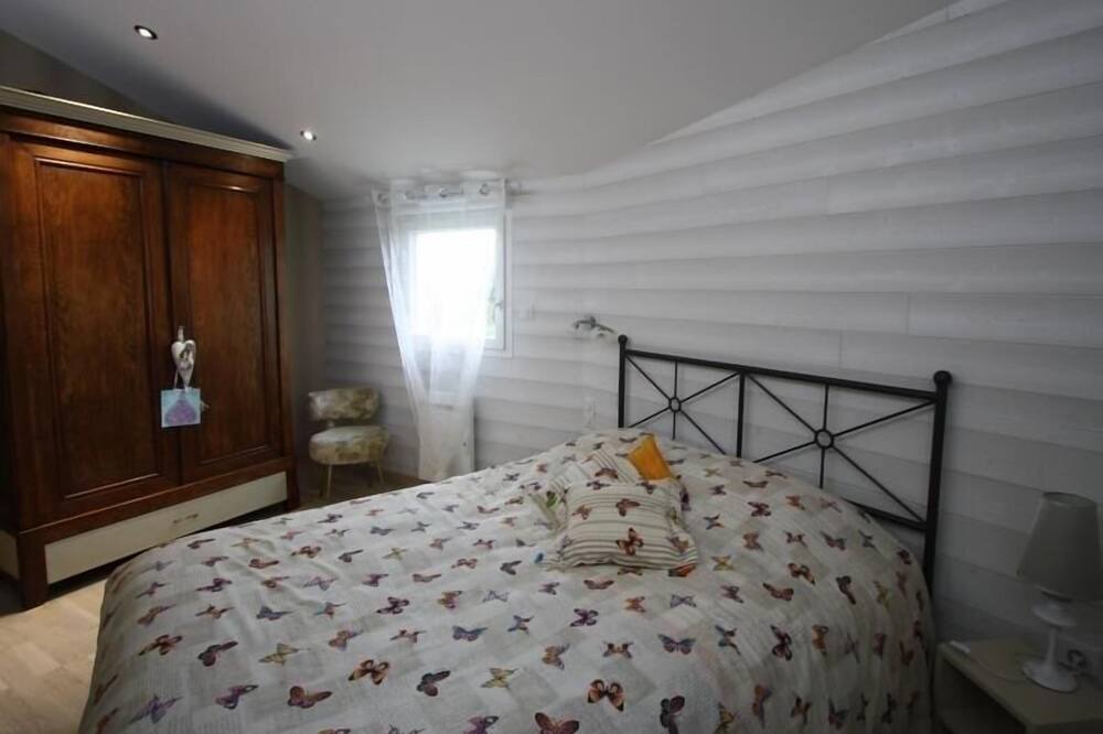 Photo of Bedroom in Chamagne