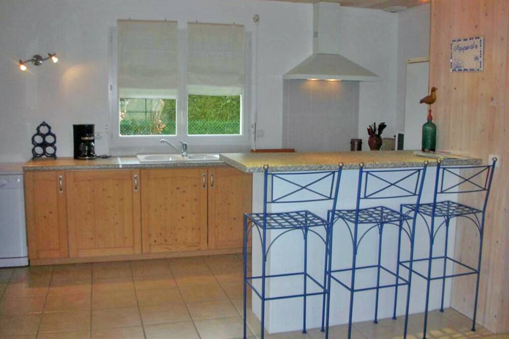 Photo of Kitchen in Saint-Leonard