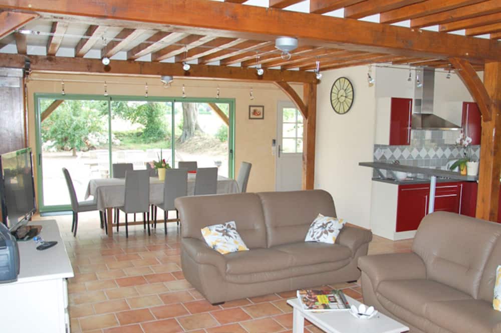Photo of Livingroom in Port-Jerome-sur-Seine
