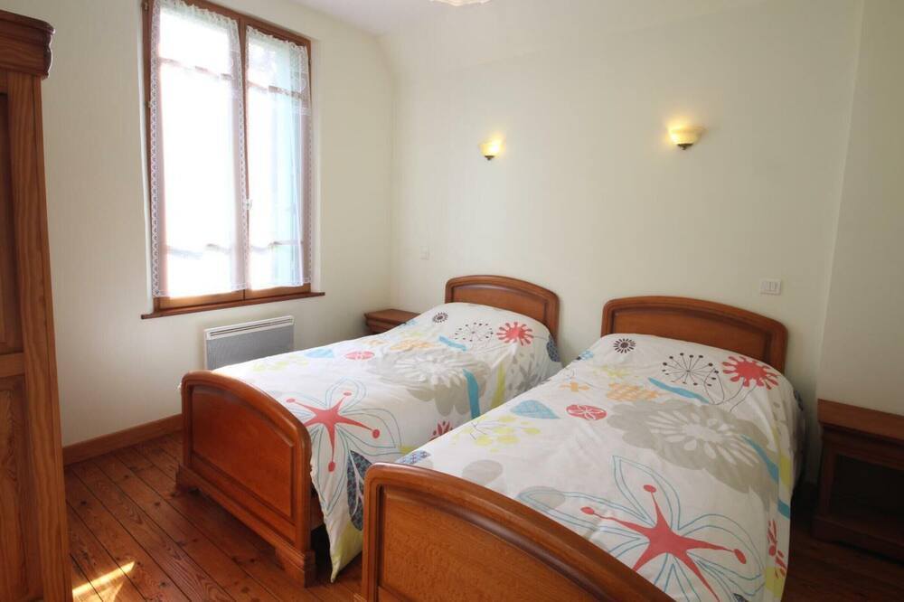 Photo of Bedroom in Roncherolles-en-Bray