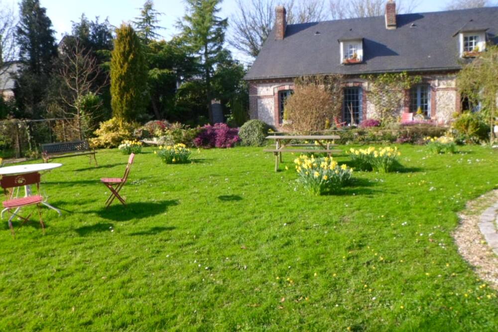 Photo of Outdoor in Riville