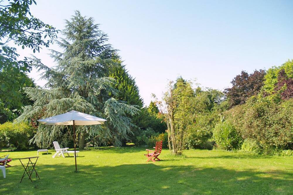 Photo of Outdoor in Riville