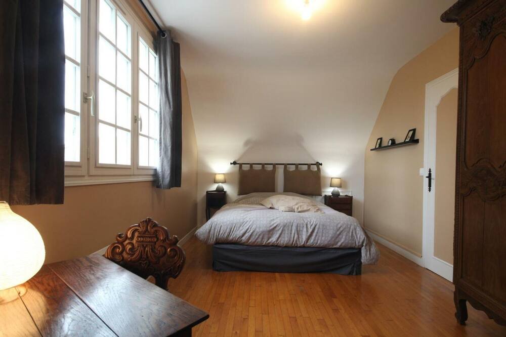 Photo of Bedroom in Cuverville-sur-Yeres
