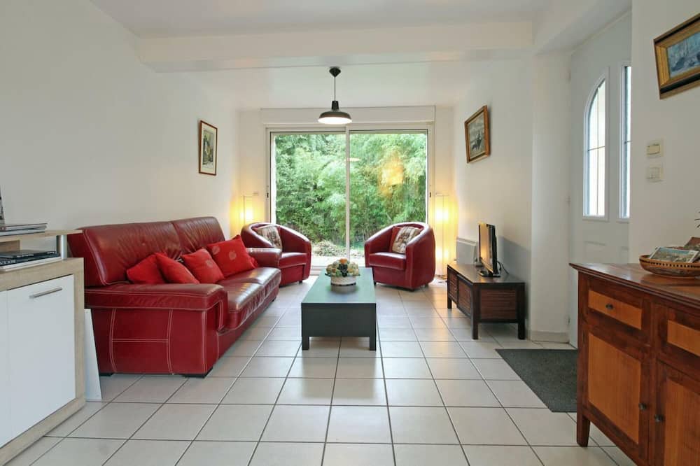 Photo of Livingroom in Saint-Pierre-de-Manneville