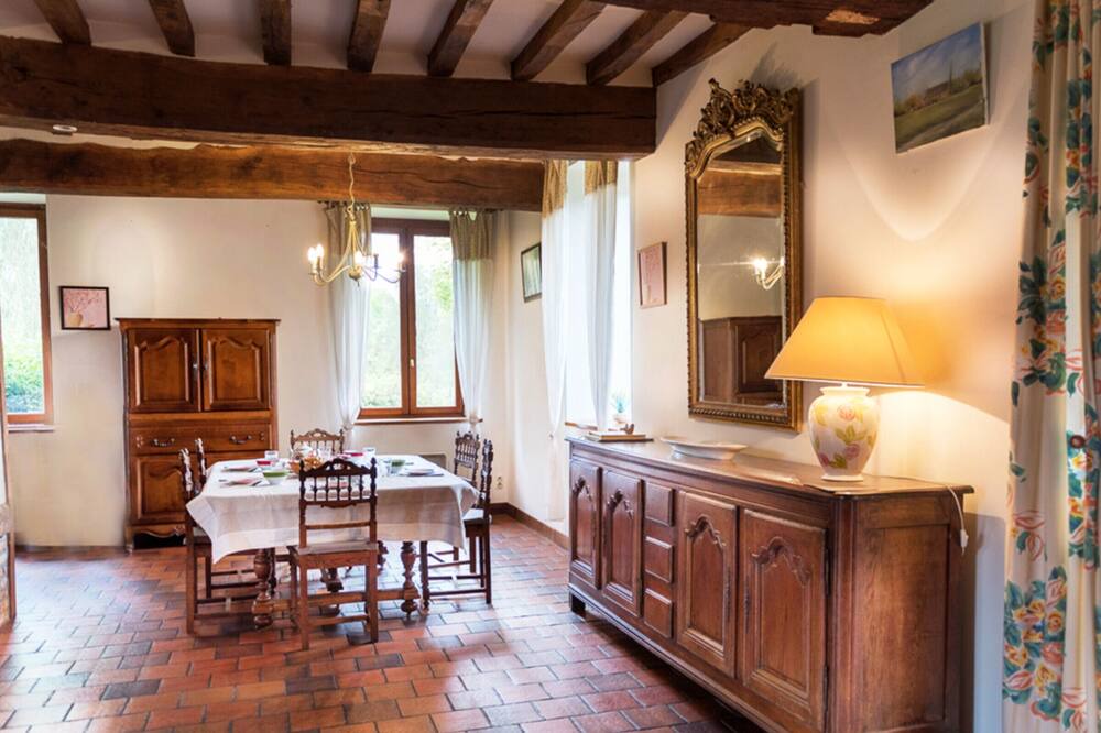 Photo of Livingroom in Muchedent