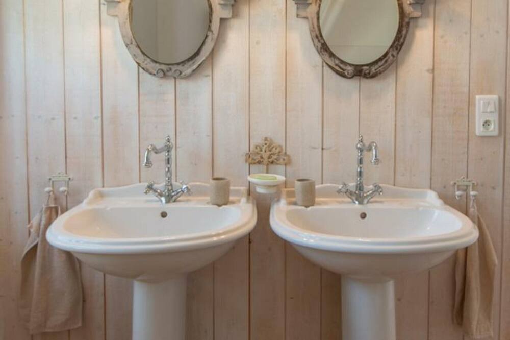 Photo of Bathroom in Yport