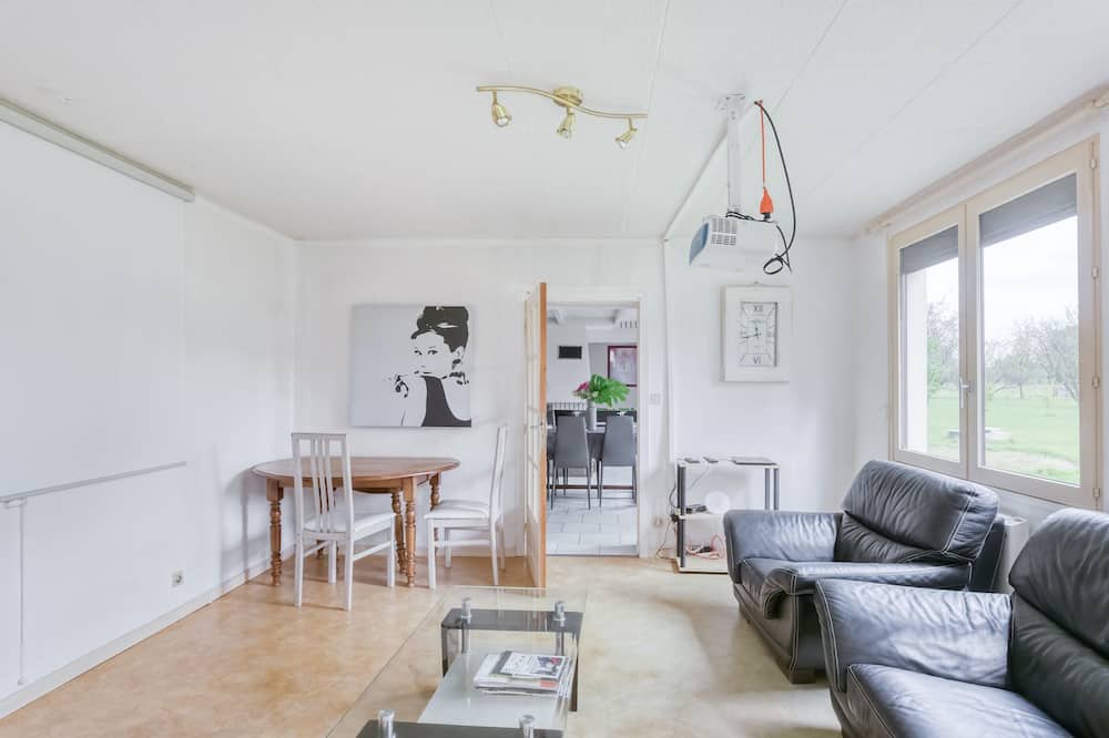 Photo of Livingroom in Jumieges